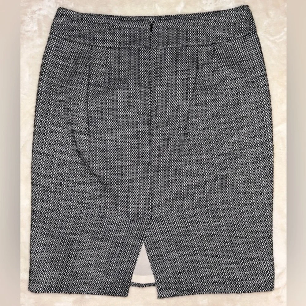LOFT black/white tweed pencil skirt - sz 8 - Picture 6 of 8